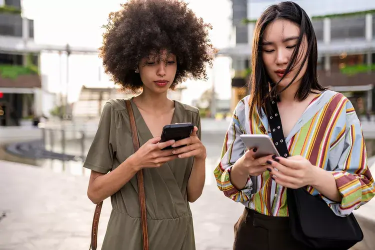 header-women-on-phones-TRAVELAPPS1121-50135651991a472c98bfa707a3d27b08 header-women-on-phones-TRAVELAPPS1121-50135651991a472c98bfa707a3d27b08